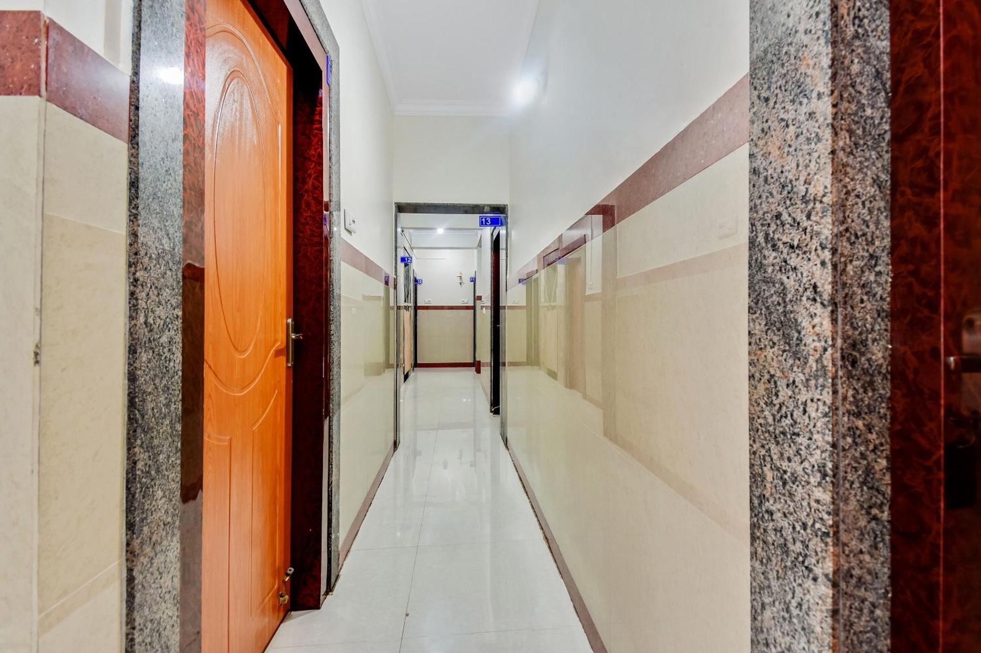 Hotel O Sri Sai Guru Comforts Yelahanka Екстериор снимка